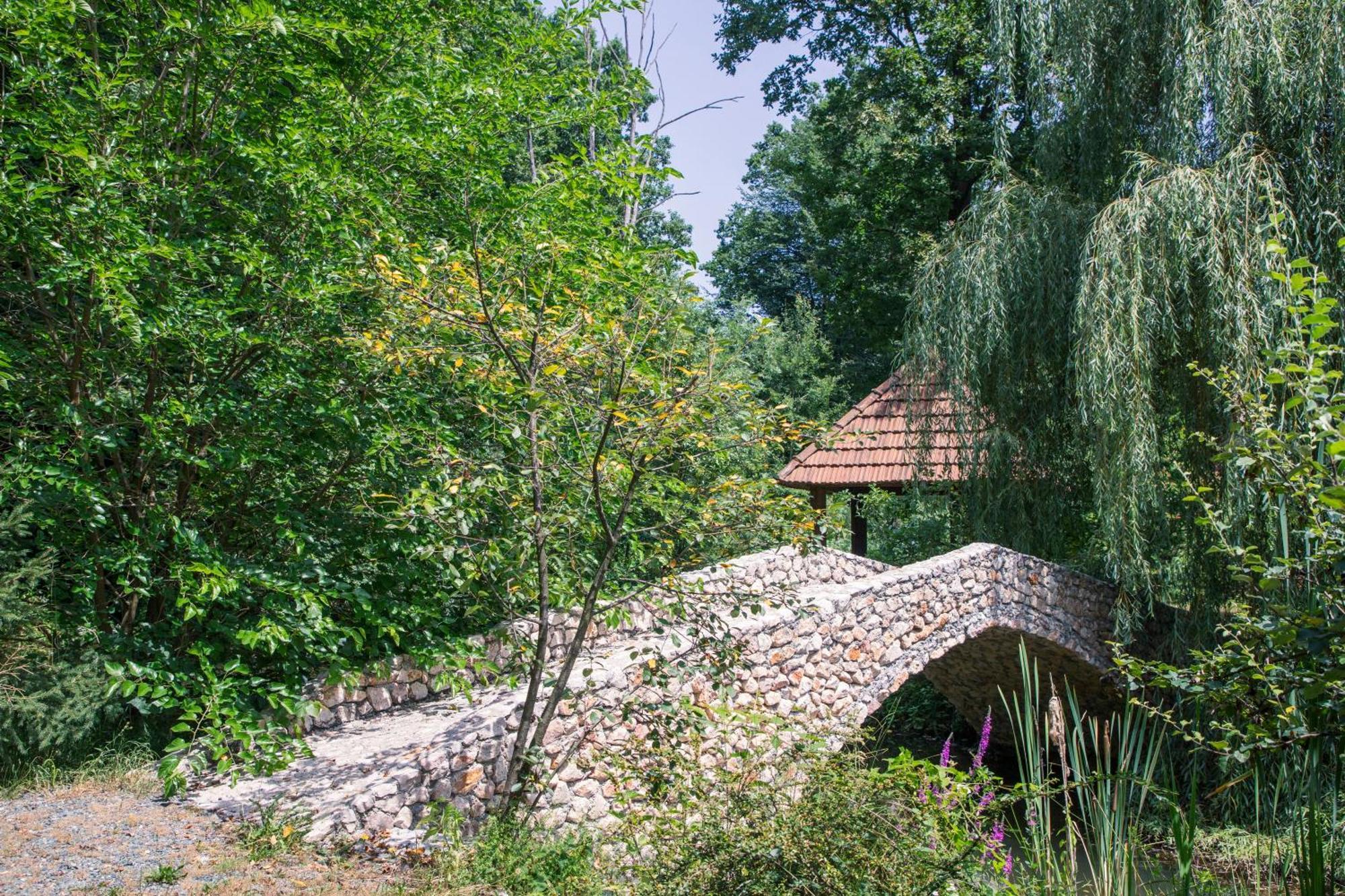 Guest House Mala Prica Zivinice Екстериор снимка